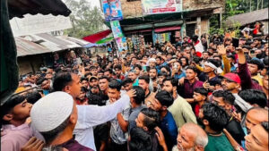 নোয়াখালীতে পুলিশের উপস্থিতিতেই ছাত্রলীগের বিশাল মিছিল